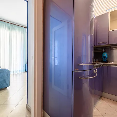 Via Nuova Marina 121 - 2 * Nápoles