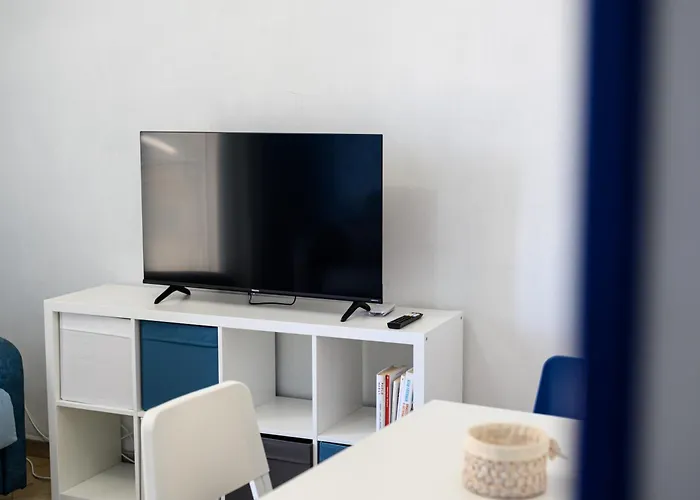 Via Nuova Marina 121 - 2 Naples