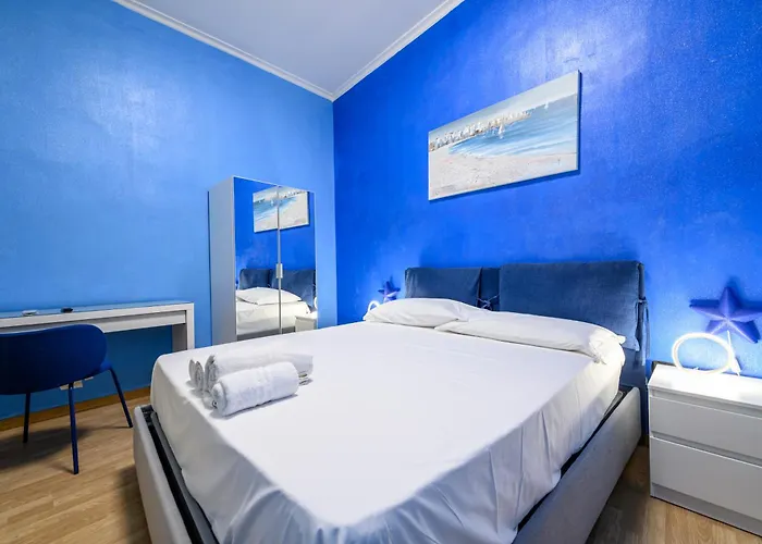 Via Nuova Marina 121 - 2 * Naples