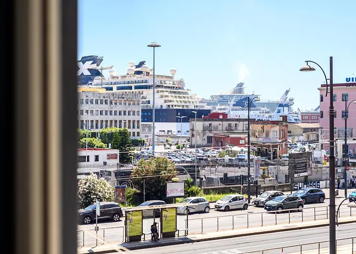 Via Nuova Marina 121 - 2 Naples